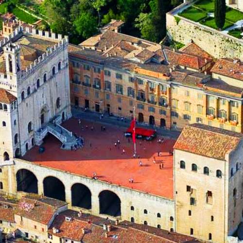 Piazza-Grande-Gubbio